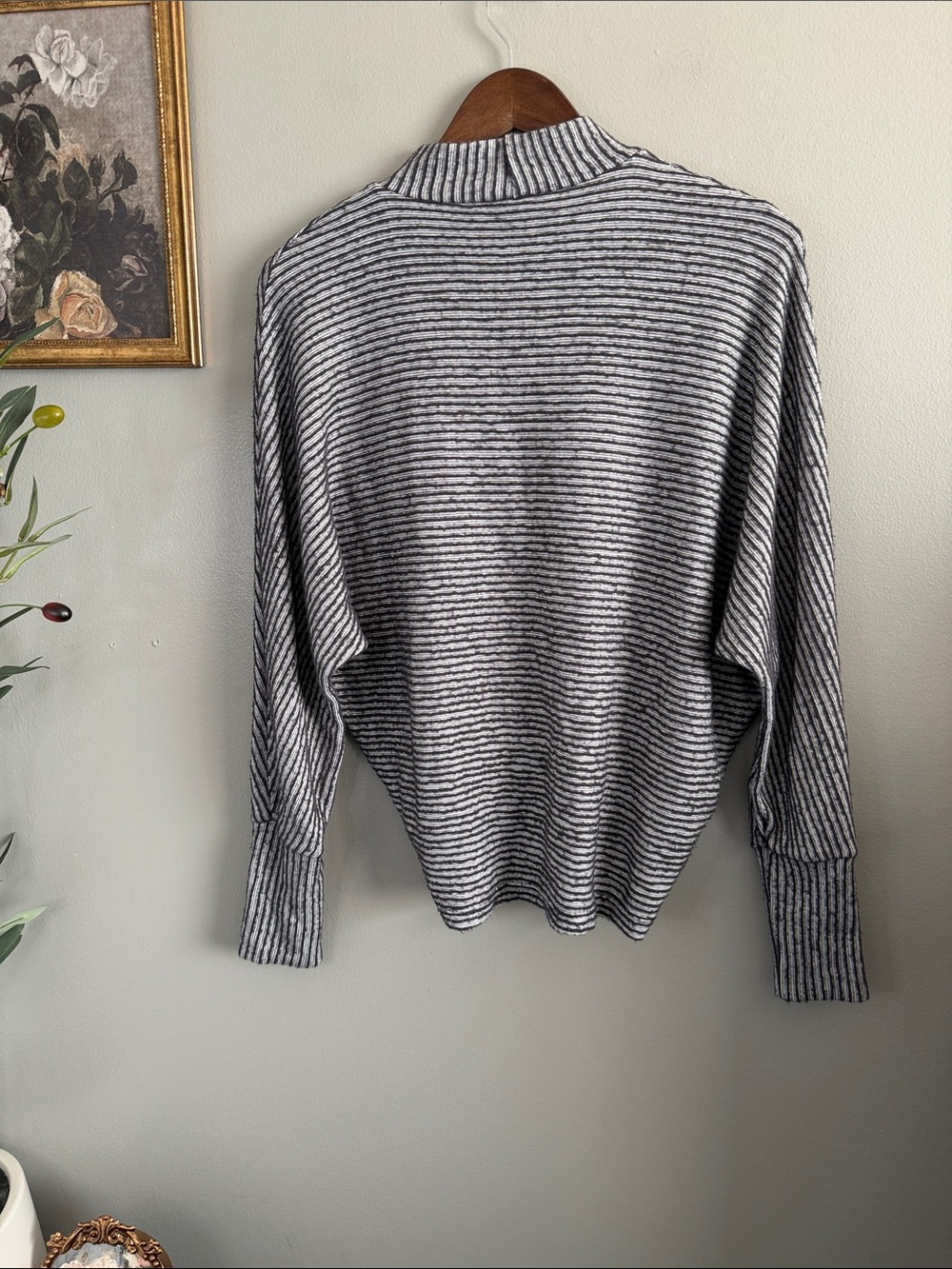Out From Under Urban Outfitters Ribbed Twist Front Mock Neck Top Gray Striped S - Picture 9 of 9